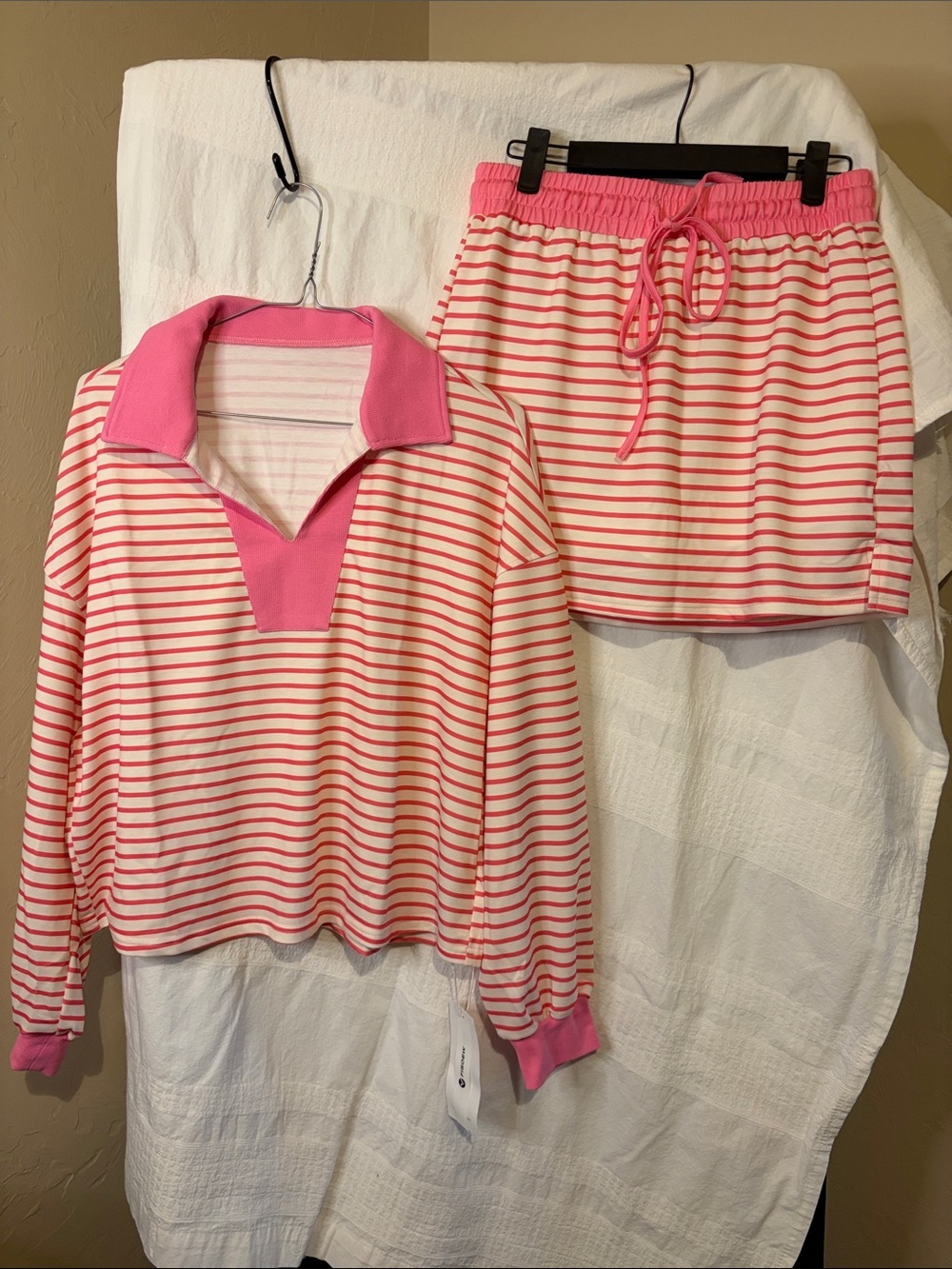 NWT 2 pc set skirt has shorts underneath